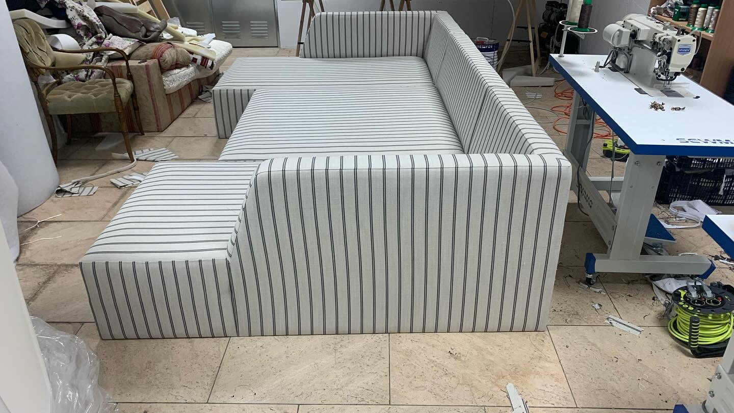 Mobiliario modular fabricado a medida según plano
